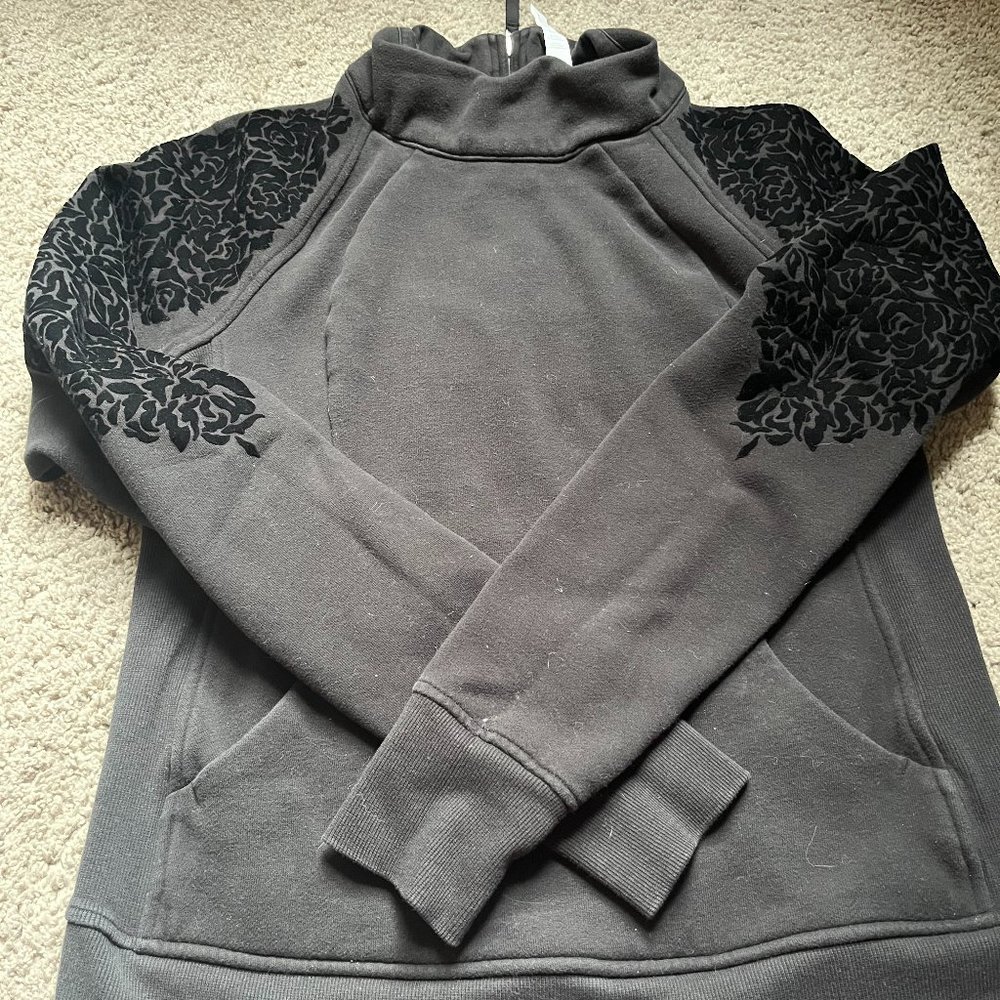 Lululemon Sweatshirt